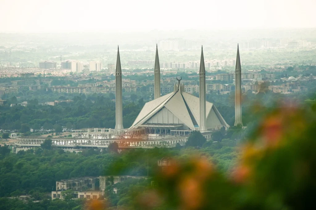 Top 10 Family Travel Destinations in Pakistan 2025 6 Islamabad Faisal Mosque
