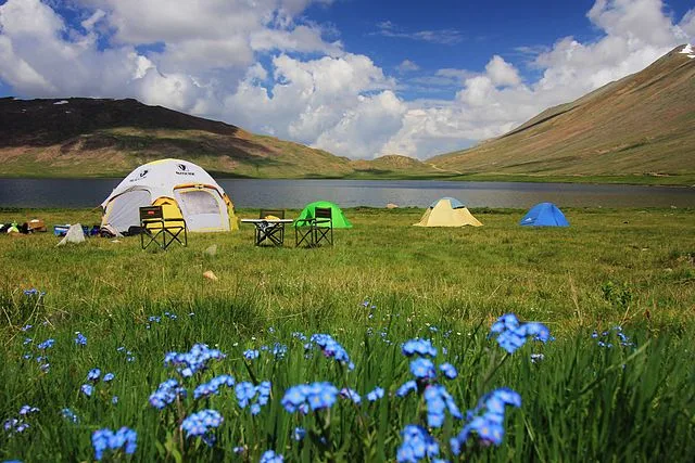 camping in deosai