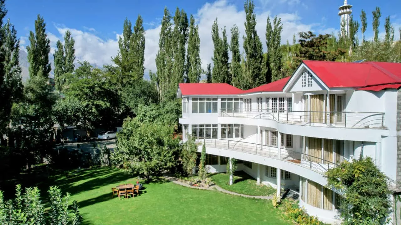 hotel reego skardu