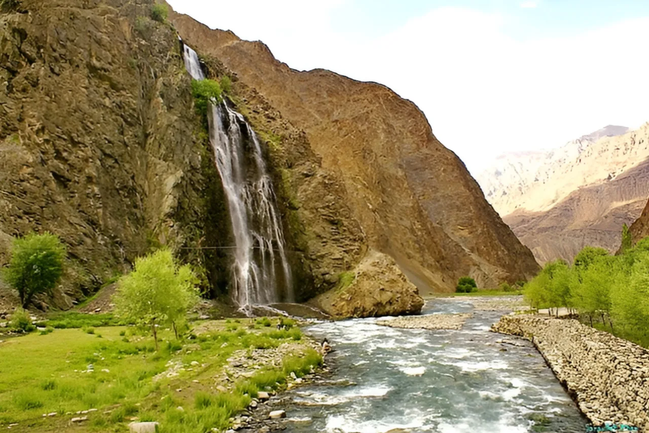kharmang manthoka waterfall