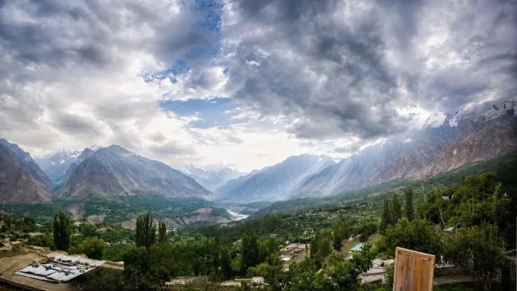 HUNZA VALLEY one of the Top 10 Beautiful Places to Visit in Gilgit-Baltistan